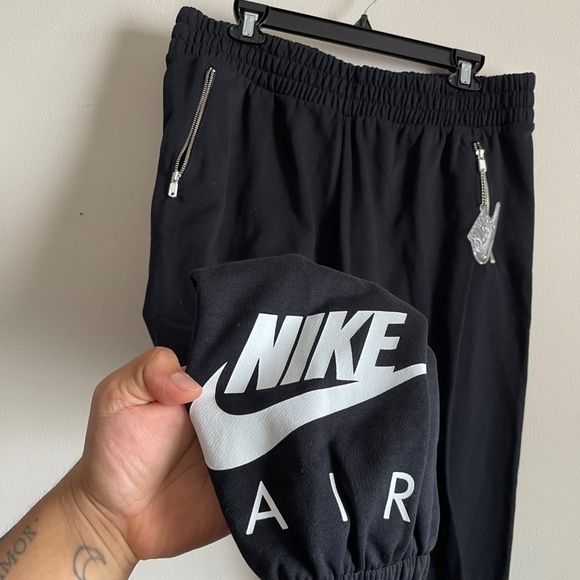 Nike NSW Air Sweat Pant In Black - Picture 7 of 11